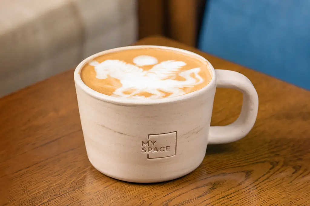 لاتيه زعفران