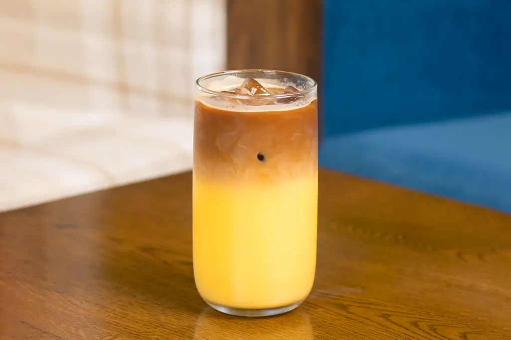 لاتيه زعفران